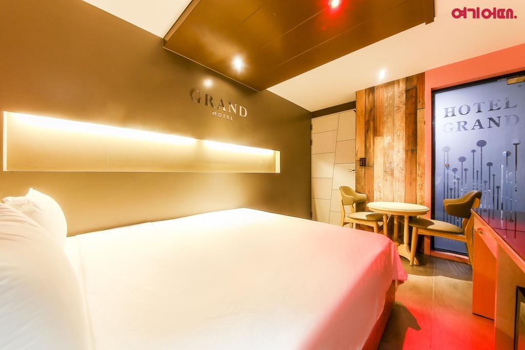 Goodstay Grand Motel Chuncheon Esterno foto